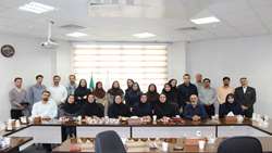 تجلیل از کارشناسان آزمایشگاه دانشکده داروسازی 
